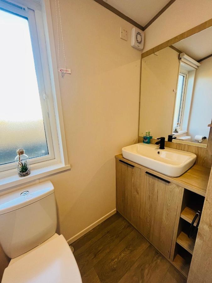 Loki'S Retreat Lodge With Hot Tub York Extérieur photo
