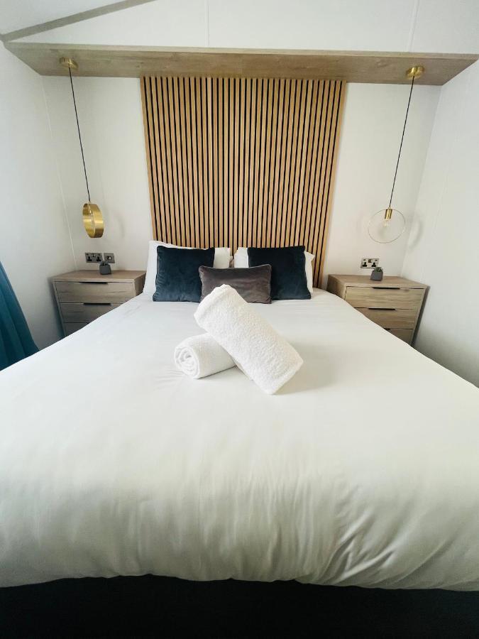 Loki'S Retreat Lodge With Hot Tub York Extérieur photo
