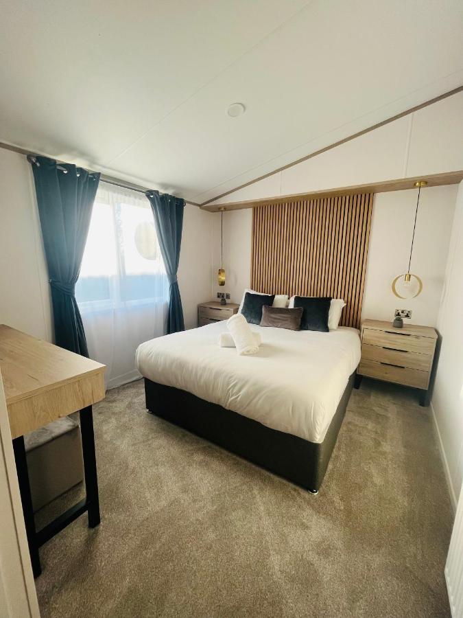 Loki'S Retreat Lodge With Hot Tub York Extérieur photo