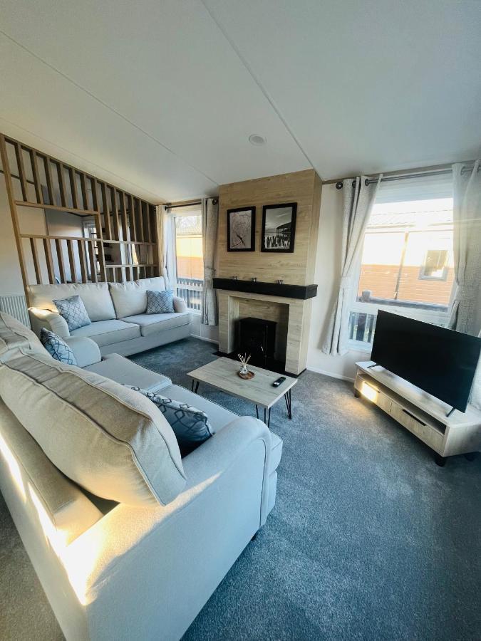 Loki'S Retreat Lodge With Hot Tub York Extérieur photo